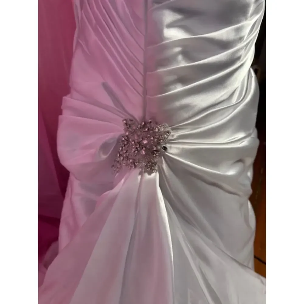 Fabulous Formals Satin Wedding Dress with Belt Size 8 NWT - Picture 3 of 8